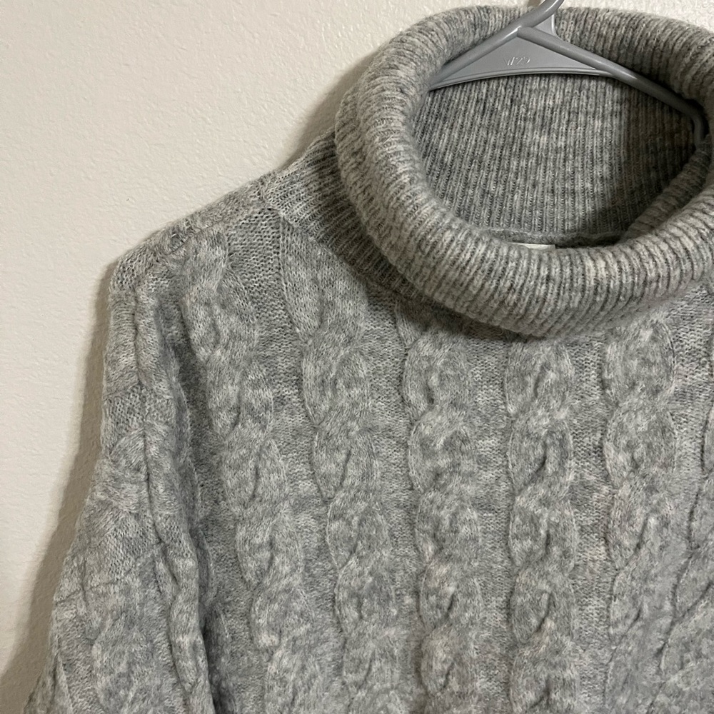 H&M Cable Knit Sweater - Picture 4 of 7